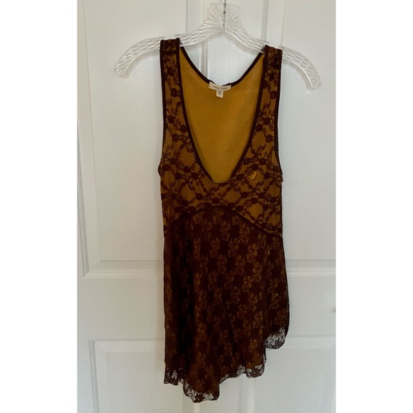 Urban Outfitters Tops - Urban Outfitters Scoop Neck Asymmetrical Hem Top